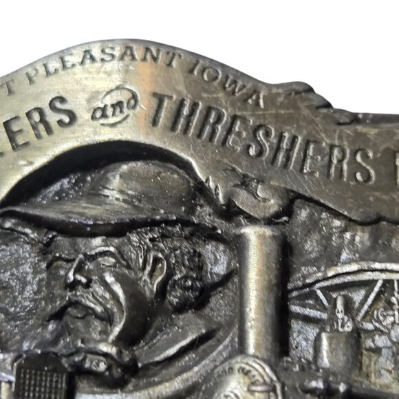 Mt Pleasant Iowa  Belt Buckle Old Settlers and Threshers Reunion 1982 Distressed - Picture 14 of 14